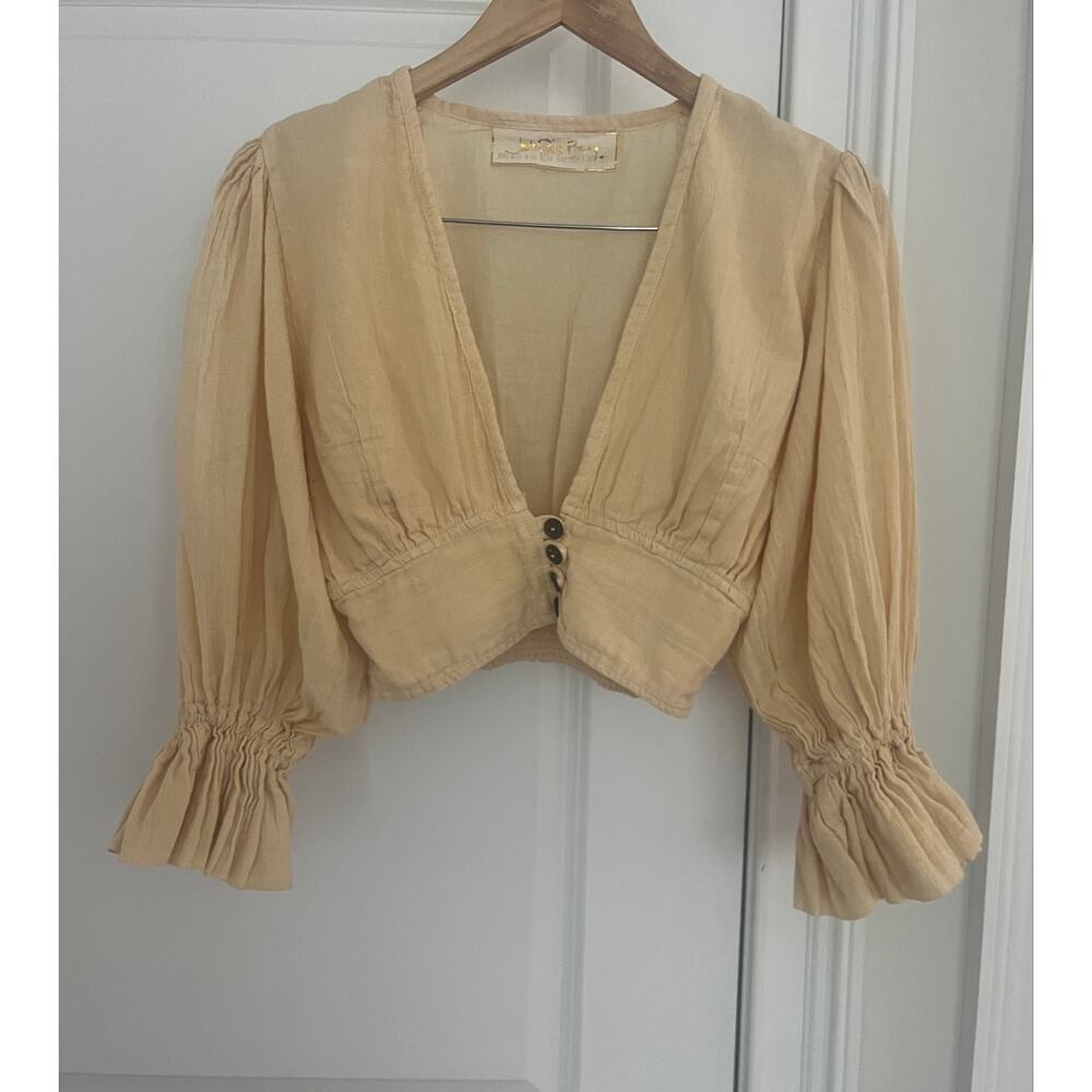Jen’s pirate booty crop v neck top puff sleeves Sz. M butter yellow cotton